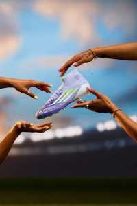 F50 SPARKFUSION, chuteira criada exclusivamente para o futebol feminino