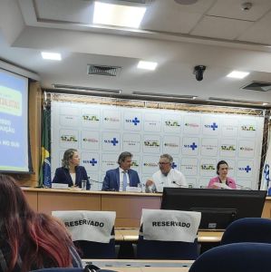 Coletiva com Padilha e Haddad no Ministério da Saúde sobre o Programa Agora Tem Especialistas
