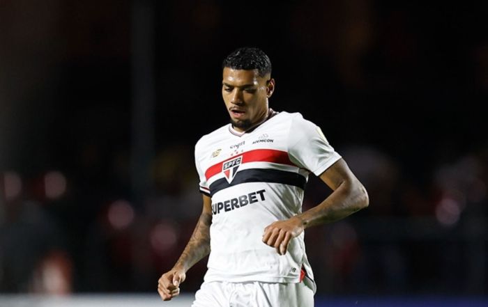 Ruan Tressoldi durante partida pelo São Paulo