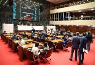 ALMG aprova reajuste de 5,4% para servidores de Minas