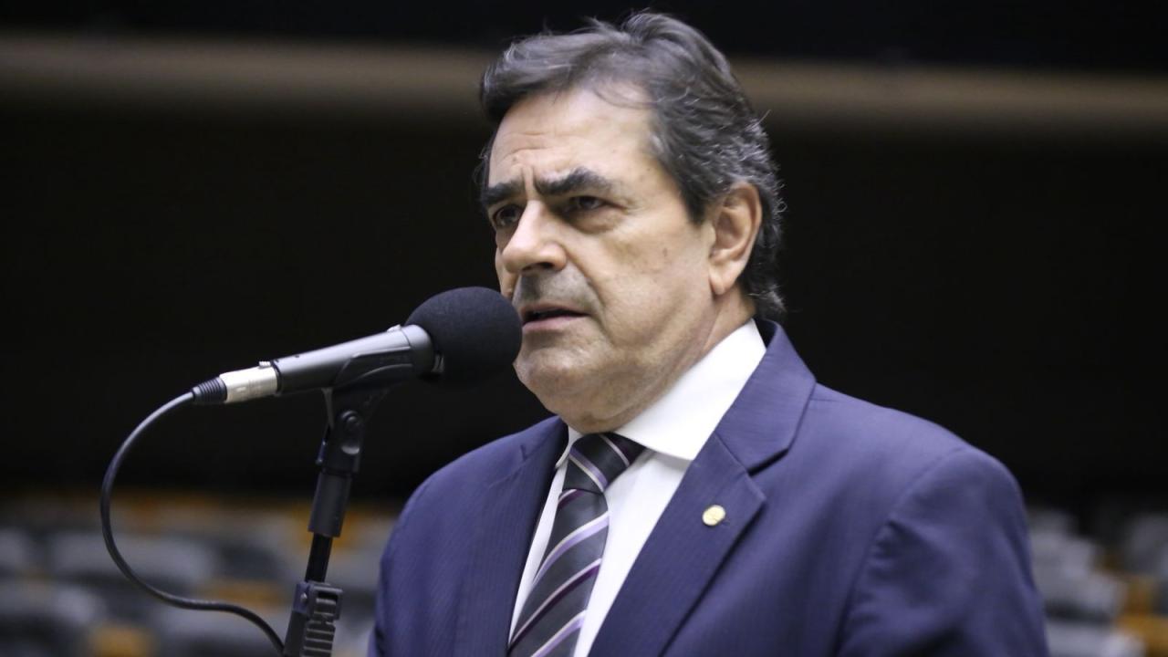 Domingos Sávio recebe homenagem durante abertura da Agrotech em Unaí nesta terça (25) Domingos Sávio recebe homenagem durante abertura da Agrotech em Unaí nesta terça (25)