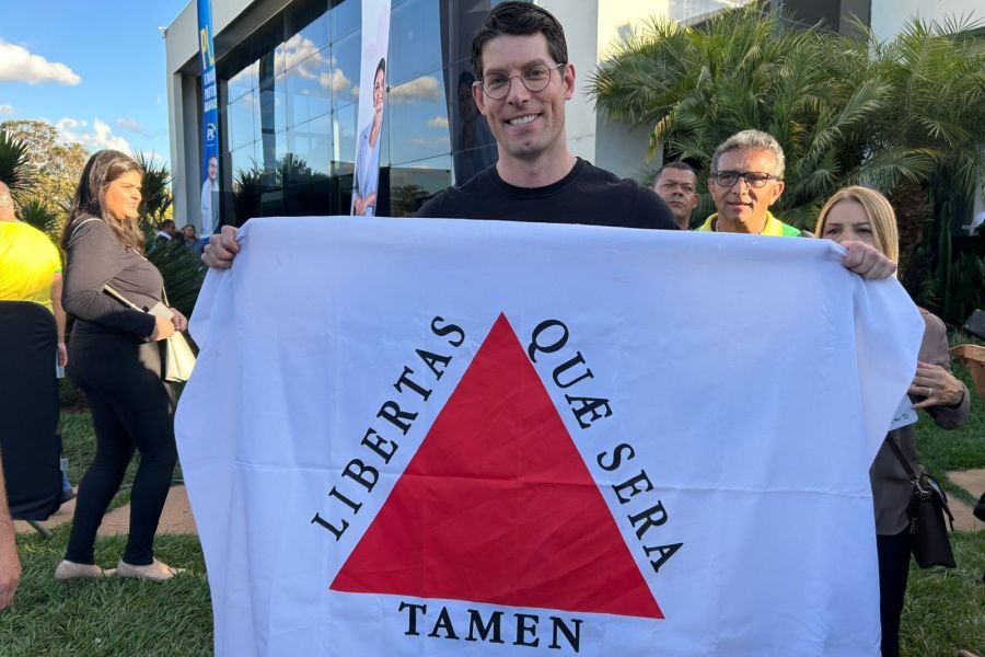 ‘Superman’ é plano B do Novo em meio à crescente desconfiança sobre acordo com PSD