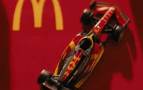 Miniatura de carro da Fórmula 1 vendida pelo McDonald's
