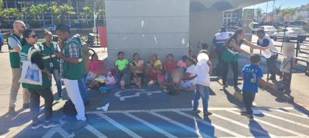 Grupo de 32 venezuelanos desembarca na rodoviária de BH, e prefeitura se mobiliza para recebê-los