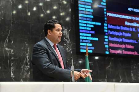 Deputado estadual João Vítor Xavier (Cidadania) cobrou a realização das obras no Belvedere