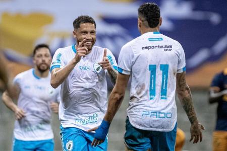 Londrina garantiu a vitória sobre o Retrô ainda no primeiro tempo da partida válida pela Série C