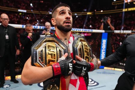Ilia Topuria massacra Charles do Bronx e conquista segundo cinturão do UFC