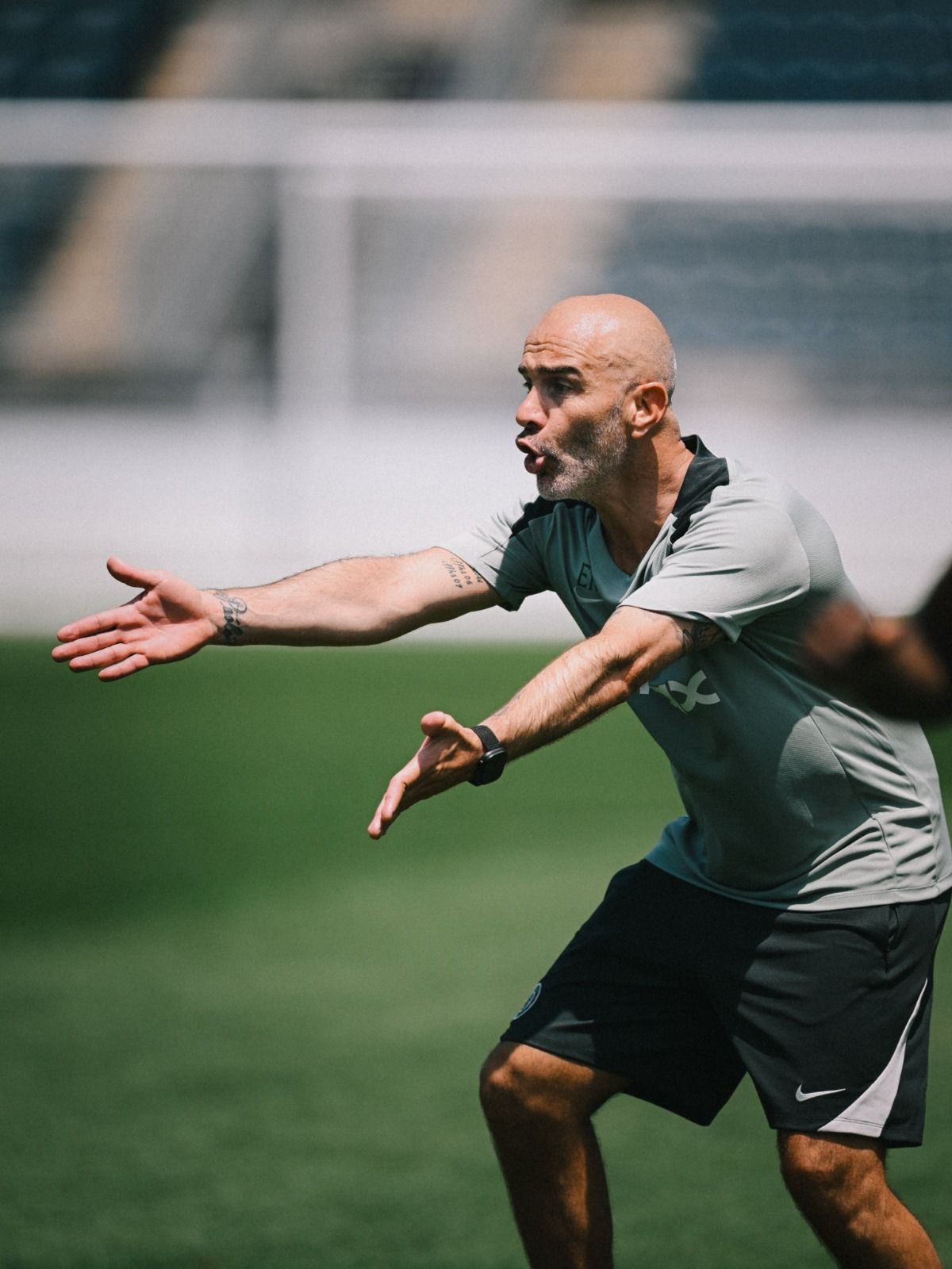 Técnico do Chelsea sobe o tom e faz críticas após paralisação de jogo no Mundial