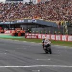 Diogo Moreira supera Canet e conquista primeira vitória na Moto2