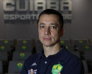 Eduardo Barros, ex-auxiliar técnico do Cruzeiro, agora no Cuiabá