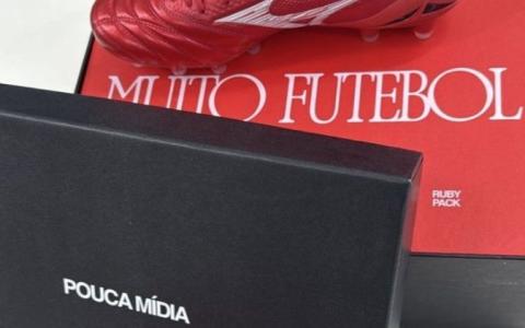 Matheus Henrique recebe chuteira 'especial' da Mizuno