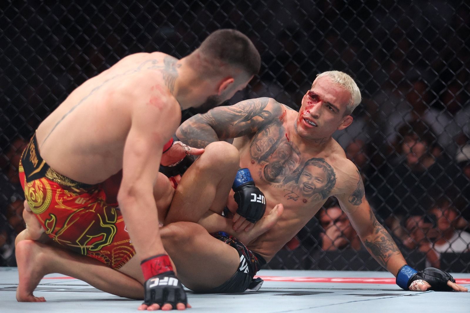 Cantor famoso perde mais de R$ 1 milhão com aposta em Charles do Bronx no UFC