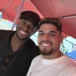 Titular do Atlético se encontra com Fred, publica foto e 'faz coro' por contratação