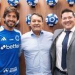 Cruzeiro: Pedrinho comemora renovação de Lucas Silva, faz pedido, e volante manda recado