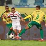 De volta à Arena Pantanal, Cuiabá perde para Botafogo-SP e deixa G4 da Série B escapar