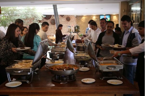 Férias com fila: turismo aquece bares e restaurantes em julho