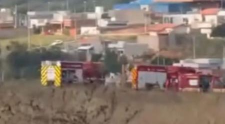 Avião de pequeno porte cai em São Paulo e deixa dois mortos