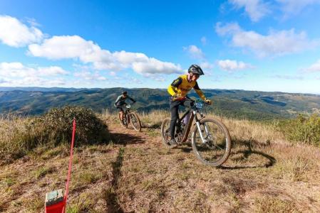 Nova Lima recebe lendas do Mountain Bike no Sertões MTB