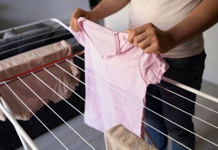 varal de roupa secando