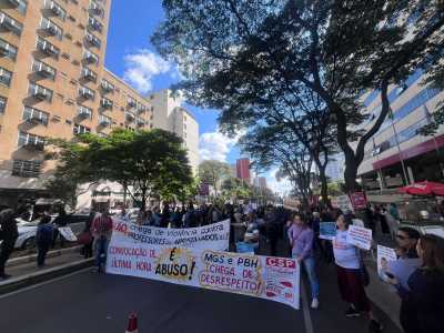 Manifestação dos professores realizada nesta quarta (2)
