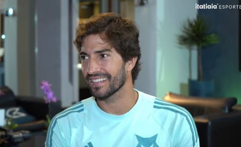 Lucas Silva, do Cruzeiro, durante entrevista à Itatiaia