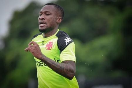 Loide Augusto foi liberado dos treinamentos no Vasco