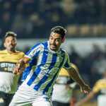 Volante Barreto deixa Avaí para defender clube do Japão; veja detalhes