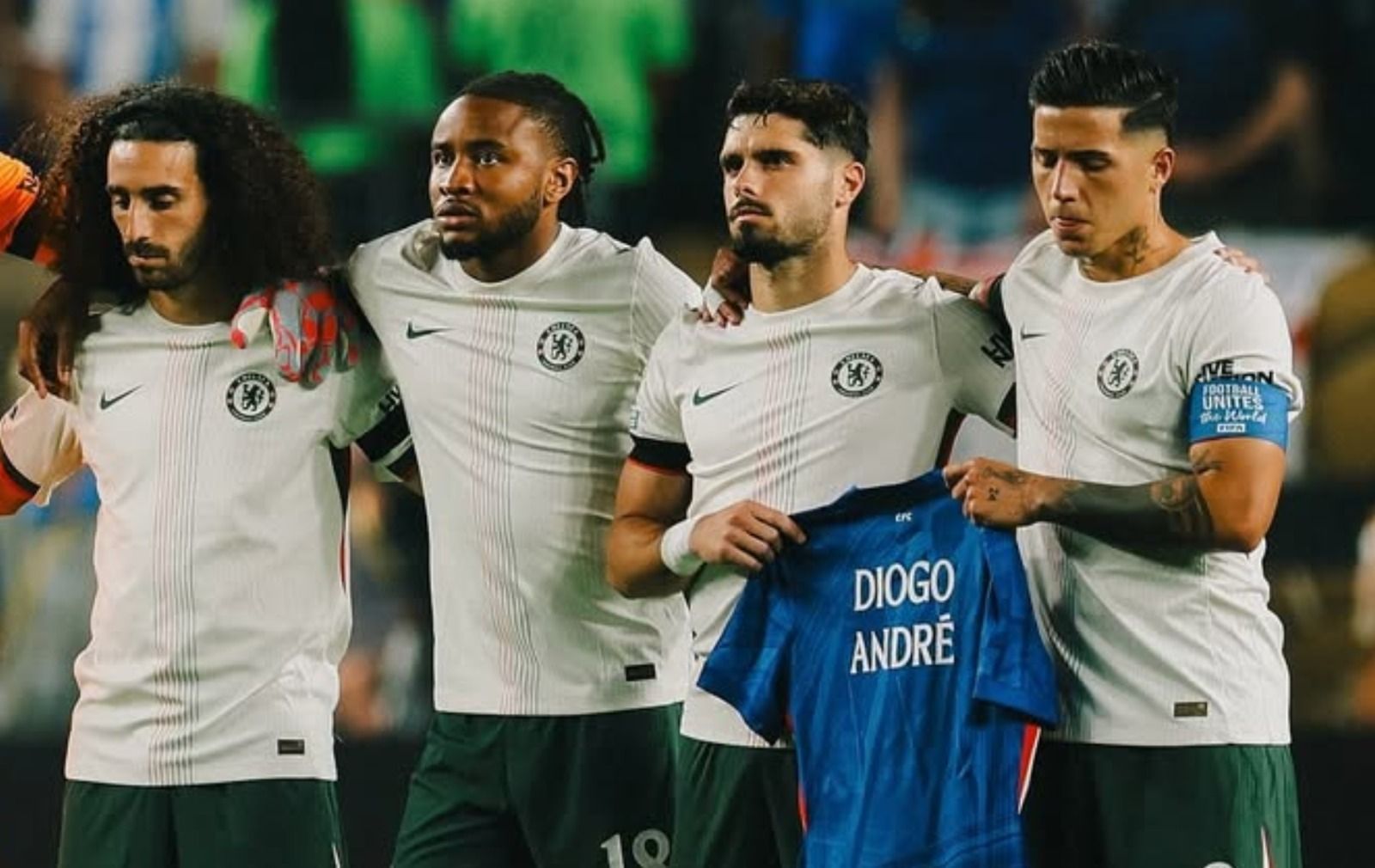Pedro Neto homenageia Diogo Jota e André Silva antes de Palmeiras x Chelsea