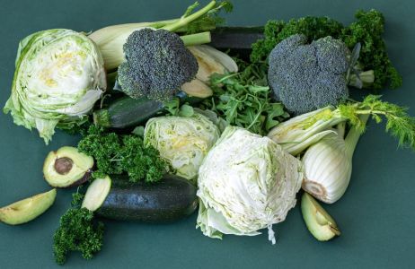 Verduras verde-escuras e vegetais crucíferos