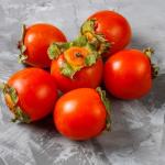 Como o caqui estimula o colágeno e combate as rugas naturalmente
