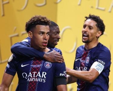 Jogadores do PSG comemoram vitória sobre o Bayern de Munique