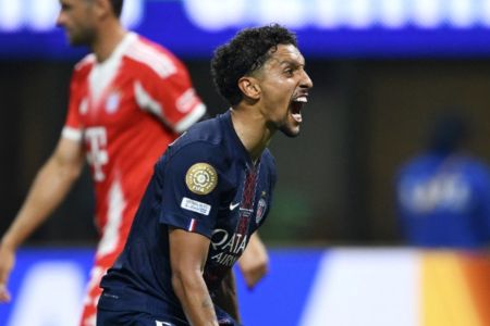Marquinhos comemora a classificação do PSG diante do Bayern de Munique, nas quartas de final do Muncial