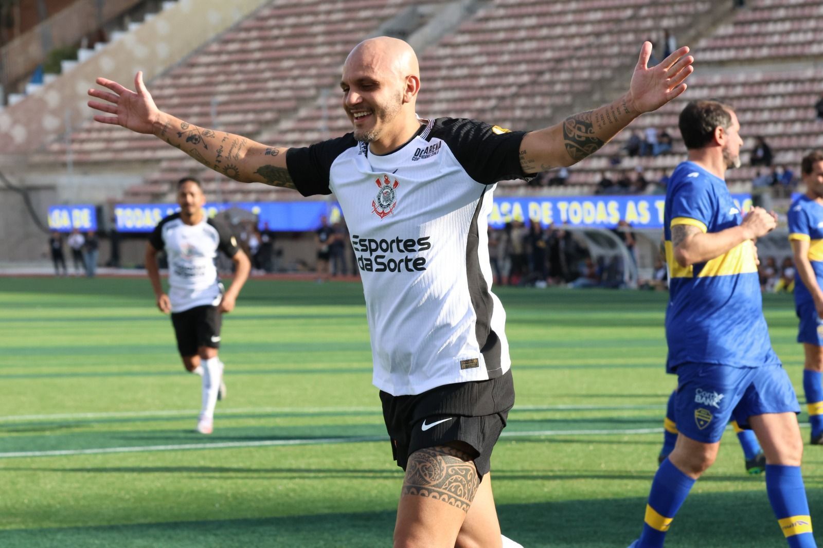 Comandado por Tite, Corinthians empata com Boca Juniors em amistoso de lendas no Pacaembu
