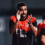 Athletico-PR domina Amazonas, vence fora de casa e ‘cola’ no G4 da Série B