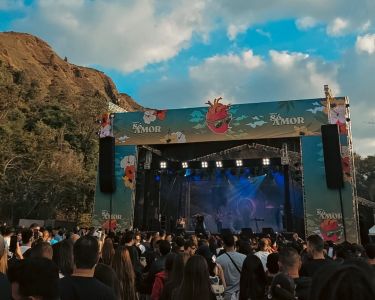 Público lota o Parque das Mangabeiras durante a 2ª edição do Festival Só Amor, em Belo Horizonte