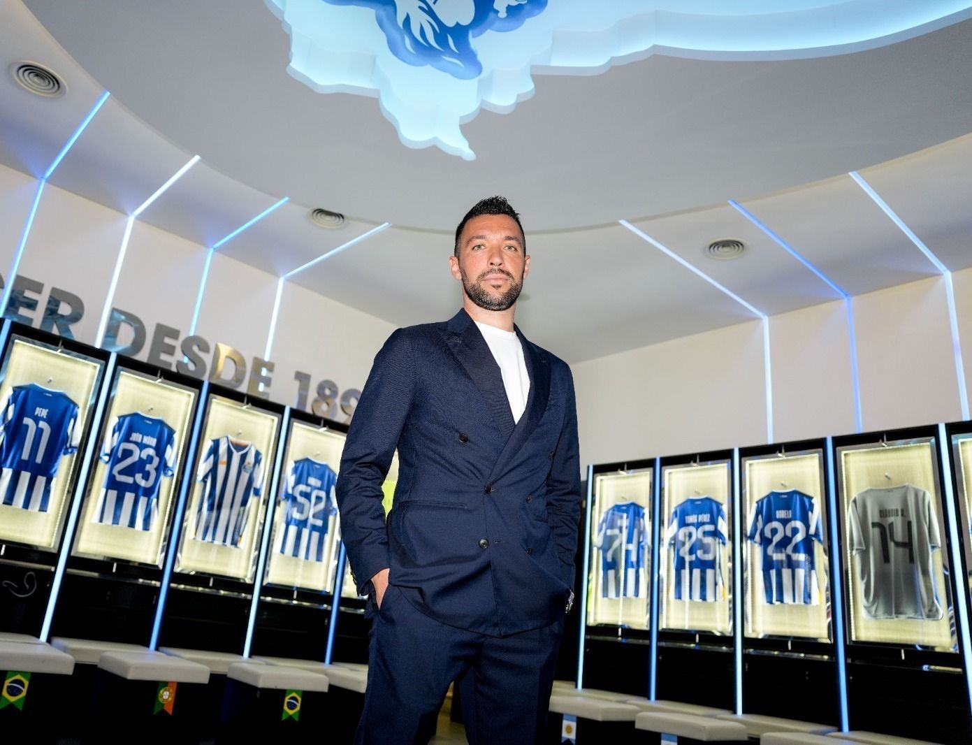 Porto anuncia contratação de jovem técnico após fracasso no Mundial
