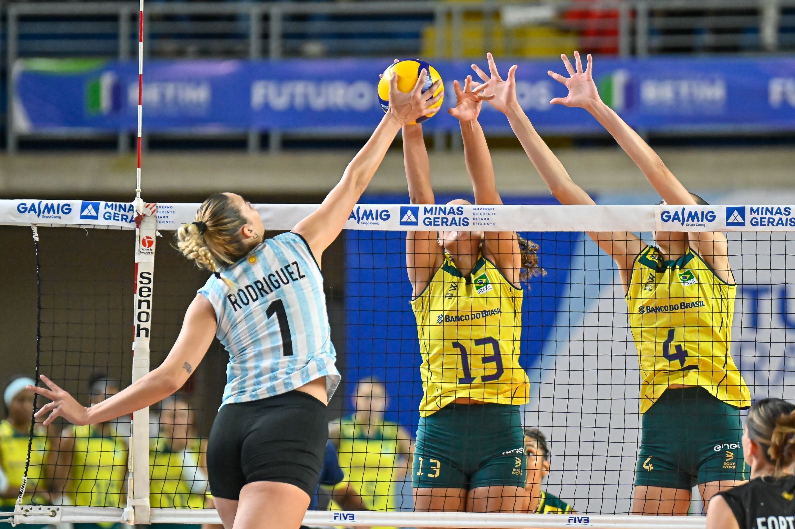 Argentina frustra Brasil e conquista Copa América Feminina de Vôlei