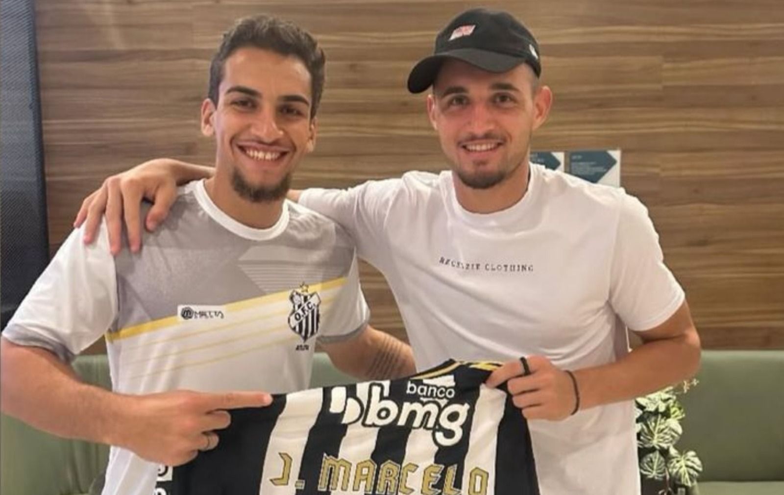 Atacante do Atlético presenteia jogador de clube da Série D antes de duelo com Itabirito