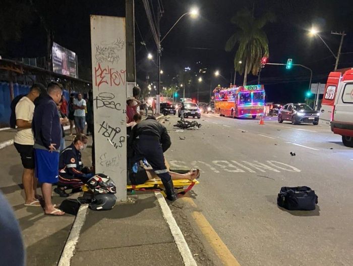 Acidente Carro e Motos Fabriciano