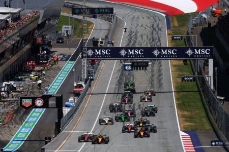 Carros da Fórmula 1 em ação durante o GP da Áustria