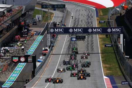 Carros da Fórmula 1 em ação durante o GP da Áustria