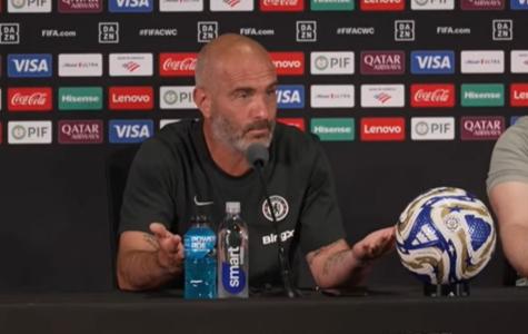 Enzo Maresca, técnico do Chelsea, durante entrevista coletiva