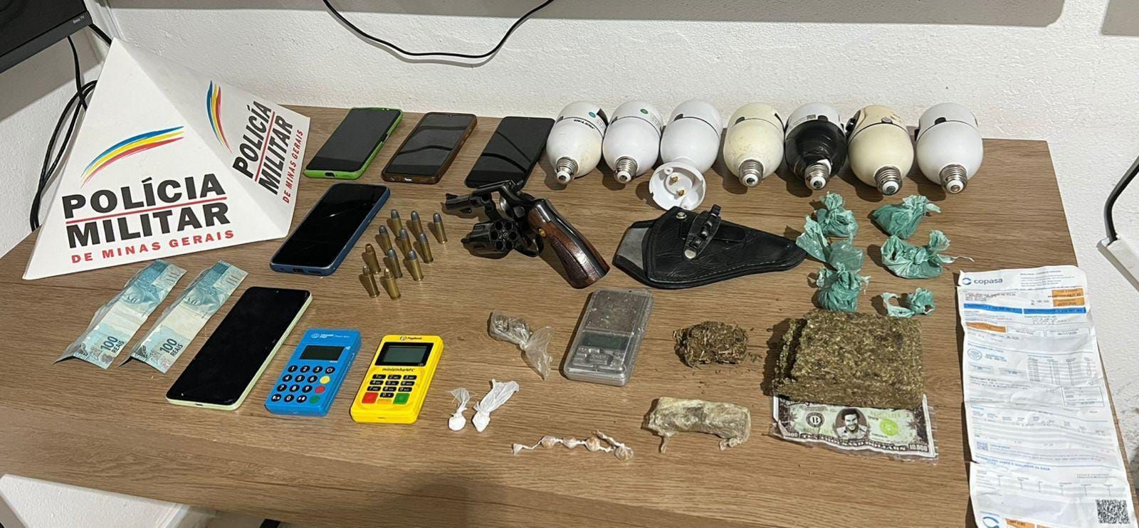 Operação apreende drogas e arma de fogo em Belo Oriente