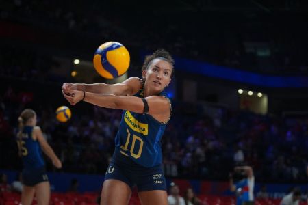 Gabi Guimarães durante VNL 2025