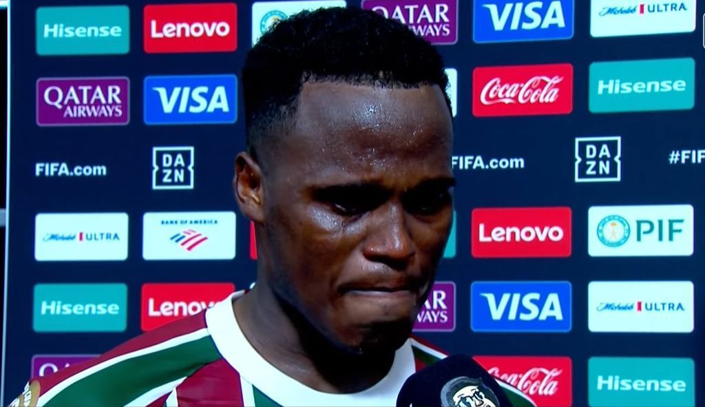 Jhon Arias desaba em choro e manda recado após queda do Fluminense no Mundial