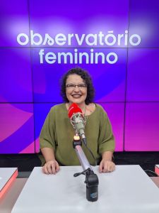 Observatório Feminino recebe a Psicóloga clinica, especialista em dependência química, especialista em criminologia, especialista em gestão pública em organizações de saúde, mestre em educação, cultura e organizações sociais e “profissionais amigas de alcoólicos anônimos”, Lívia Pires Guimarães