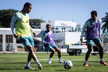 Christian durante treinamento do Cruzeiro na Toca da Raposa II