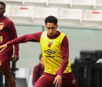 Felipinho é titular do Athletico-PR em 2025