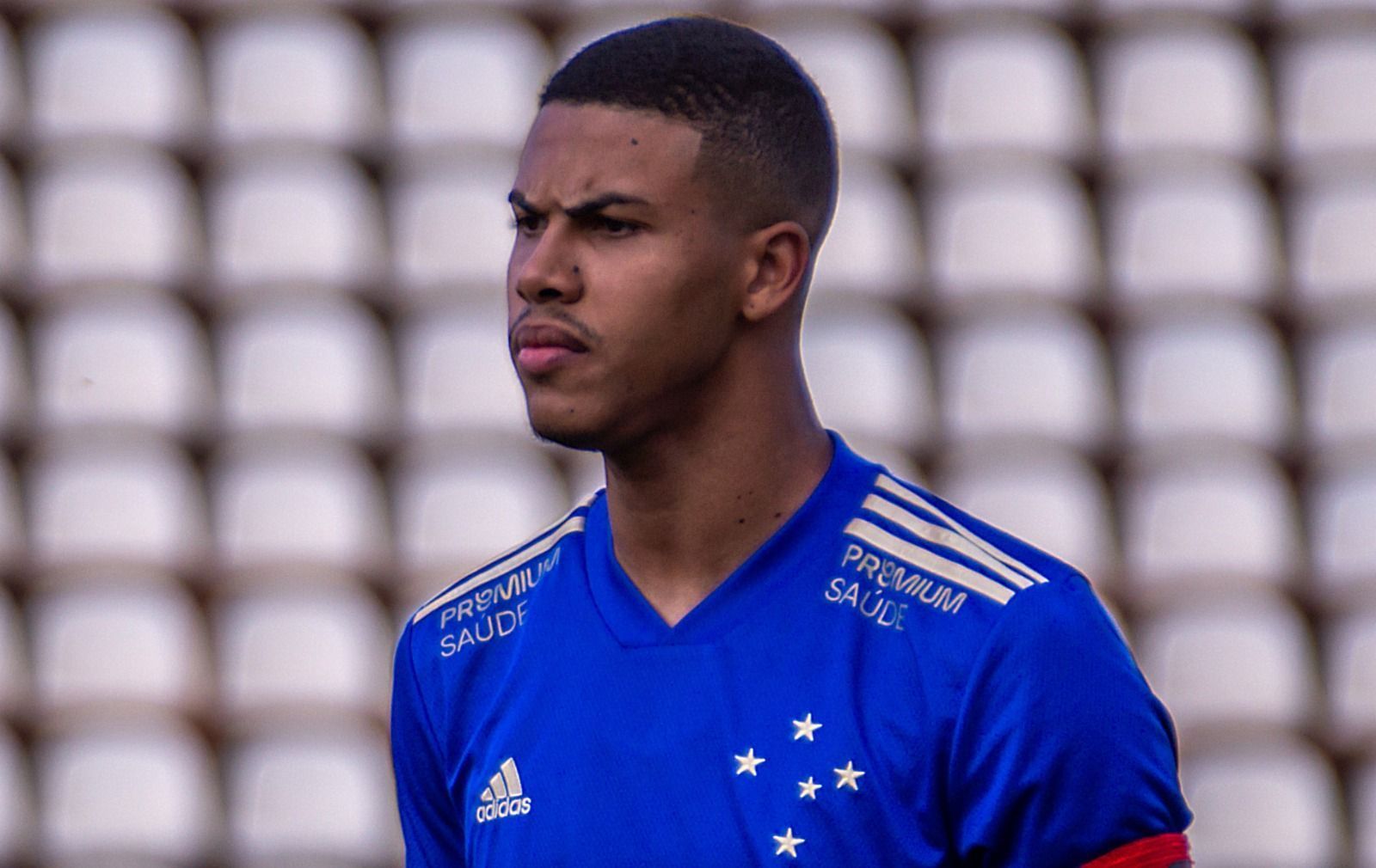 Revelação do Cruzeiro amplia carreira internacional e fecha com clube europeu