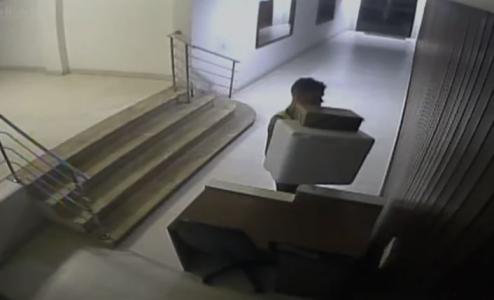 Um jovem com mais de 80 passagens criminosas voltou a ser preso pela polícia civil do Rio após cometer quatro furtos em menos de um mês